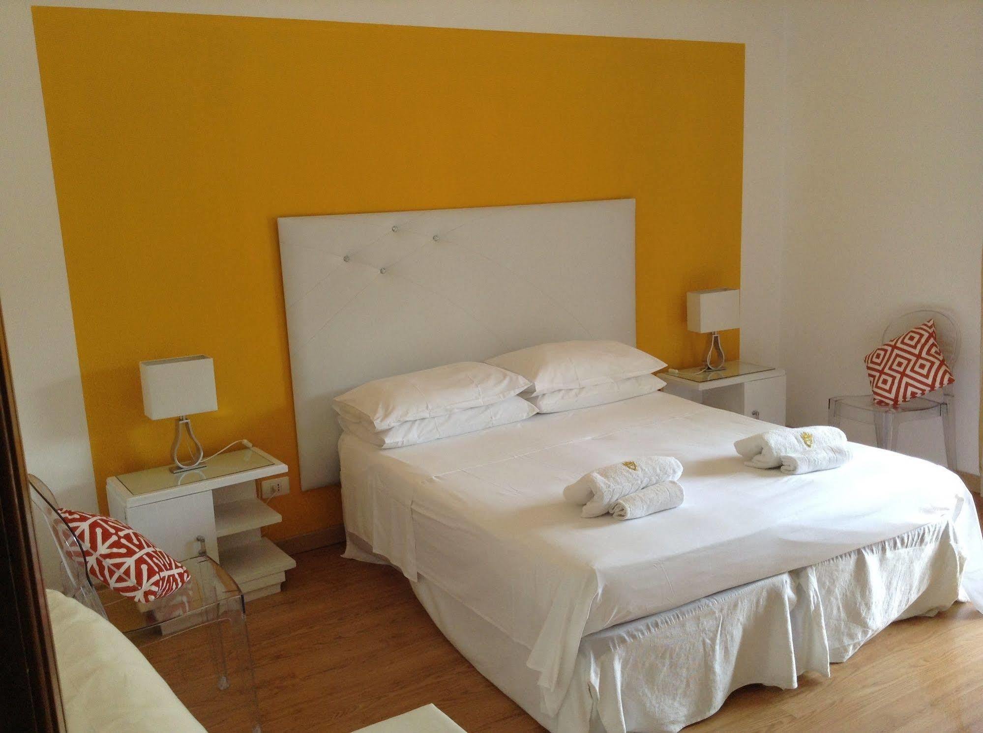 B&B Casa Vienna Сант'Агнело Екстериор снимка
